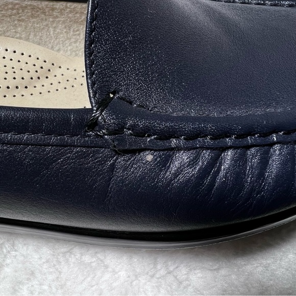 SAS Simplify Slip-On Loafer in Navy Size 11.5 Wide - Picture 14 of 14